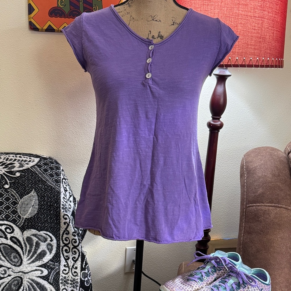 SAGA brand three button up, purple, short sleeve shirt. 100% cotton. Women’s Med